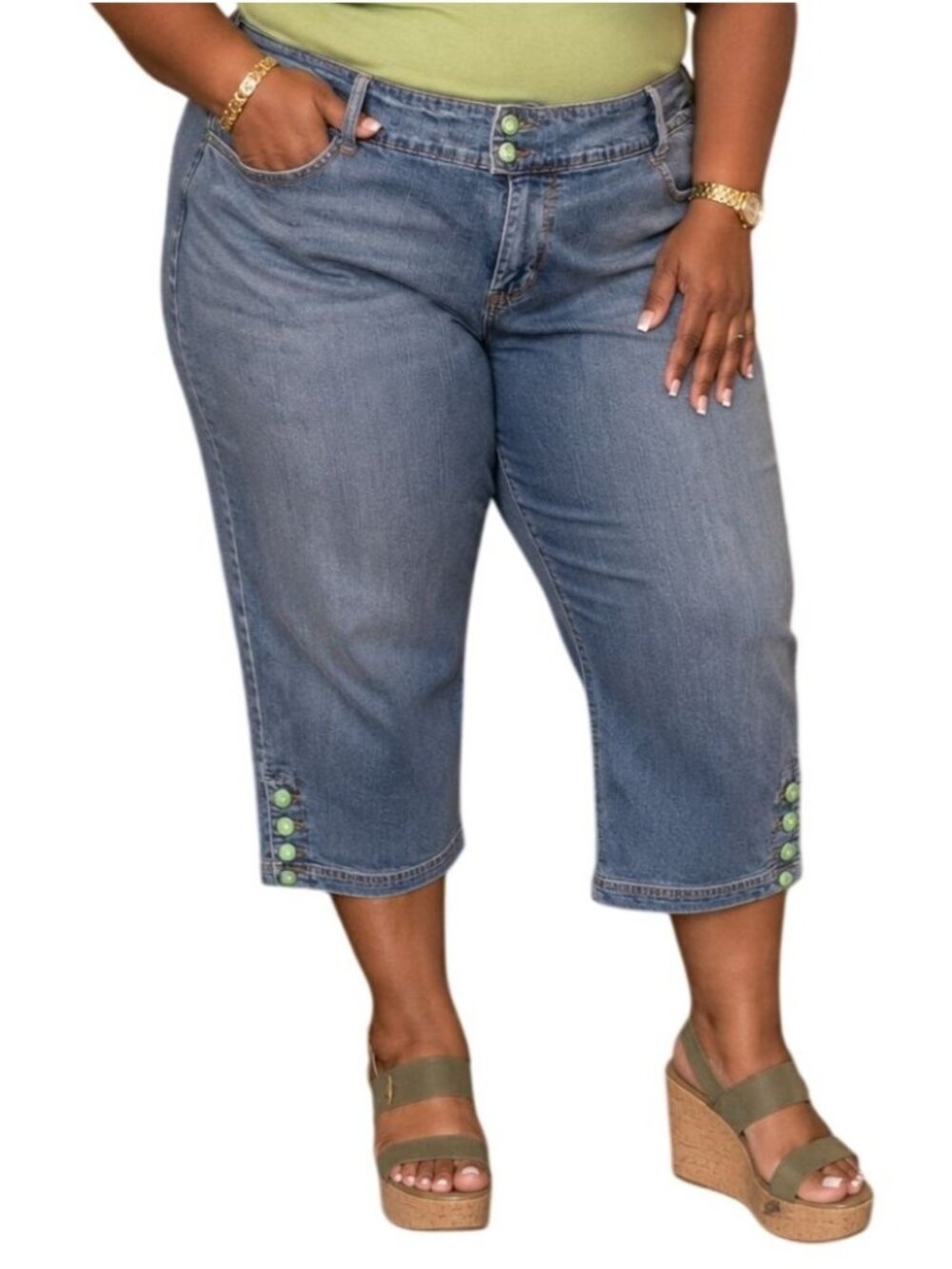 Venezia Size 22 Capri Jeans  Denim Green Button Accents Mid Rise Cropped Fit